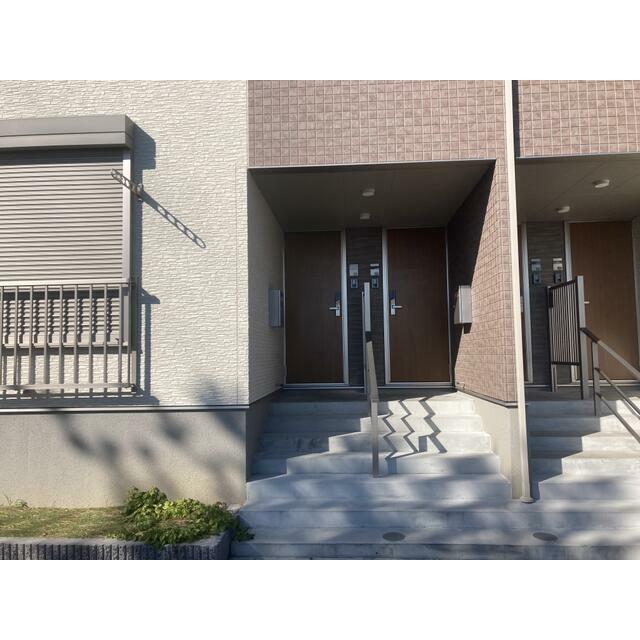 エムヒルズ1階 玄関