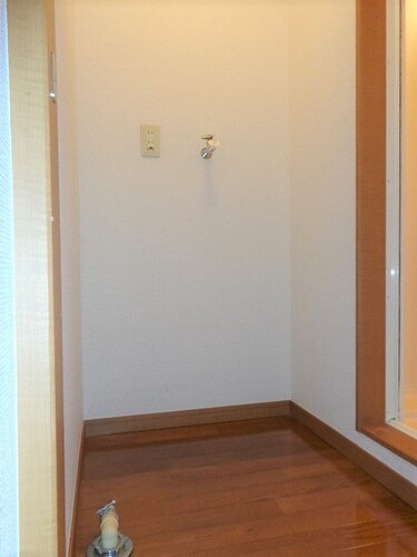 コンフォールハイム2階 室内洗濯機置き場※同タイプ別部屋前回募集時2016.2撮影