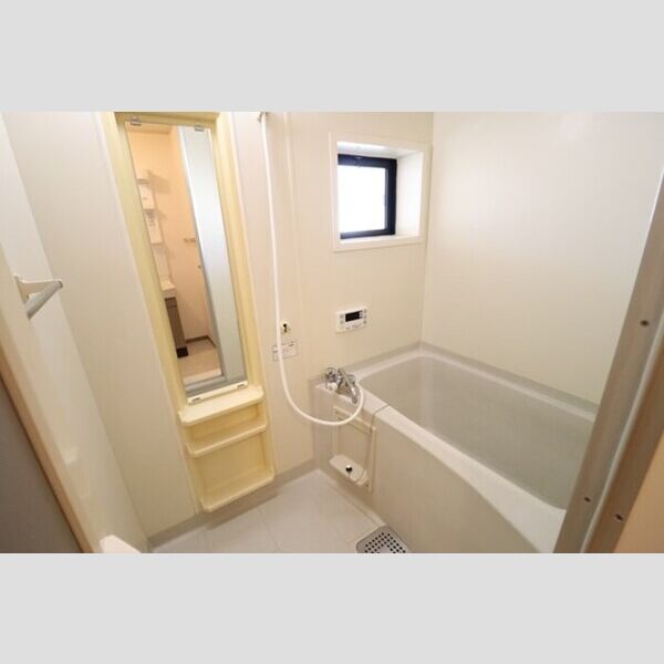 メゾン・ド・ラフィーネ　A202号室 追い焚き機能付きバス(窓付き)