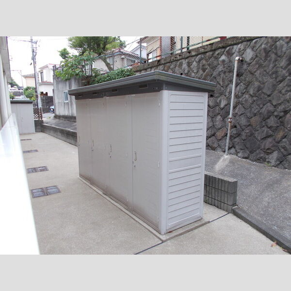 山手ヒルズ　弐番館205号室 専用倉庫