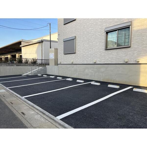 リッツII 駐車場