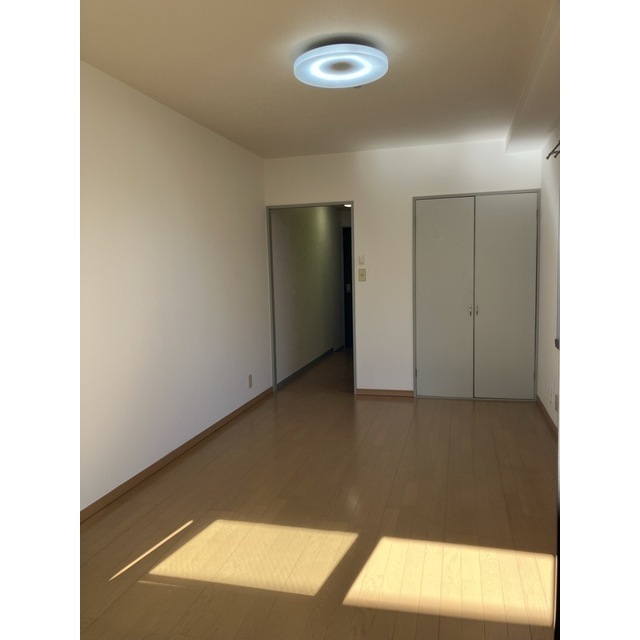 メゾンドール三鷹107号室 2026年2月3日撮影　洋室約7帖②