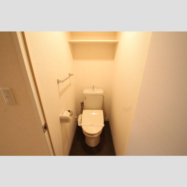 M HouseⅠ202号室 トイレ　温水洗浄便座