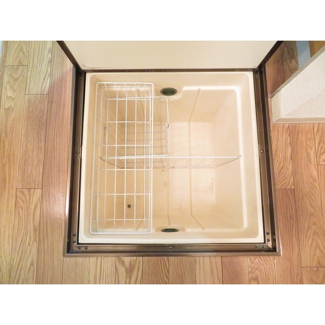 キャップス早稲田 床下収納