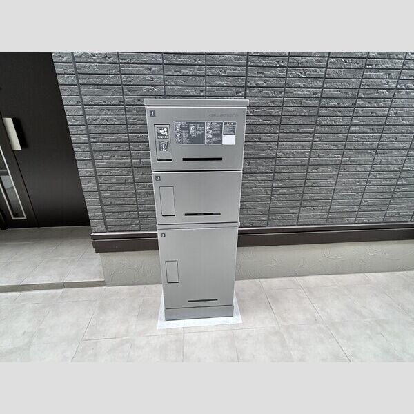 ディーグラース 宅配ボックス