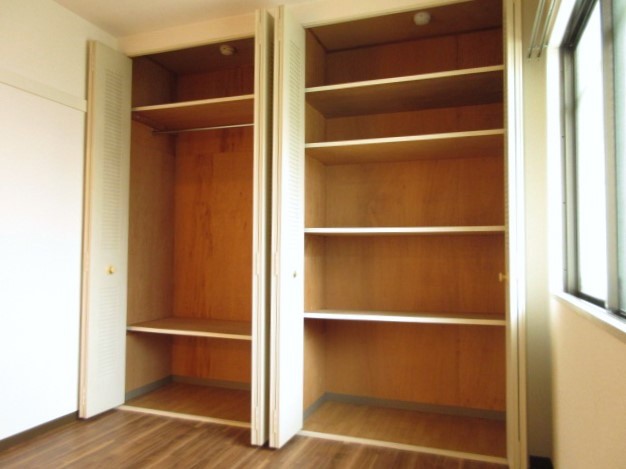 グランメール中央林間0403号室 洋室２　収納　※別号室の参考写真です(現況優先・仕様違いの場合あり)