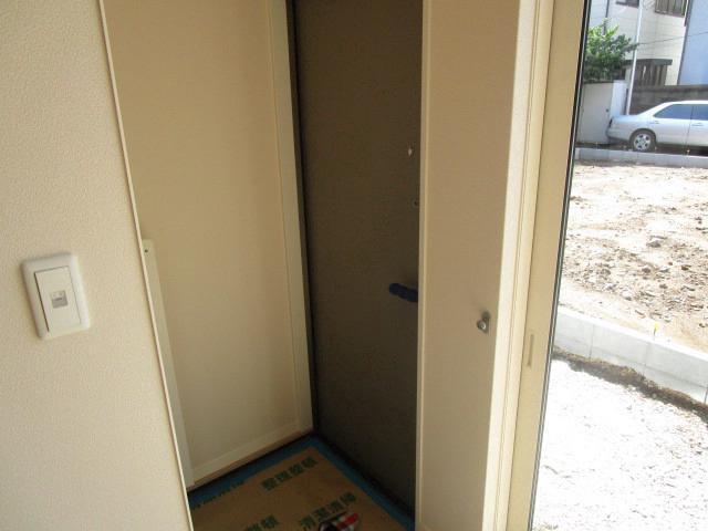 Ｒｏｏｍｓ武蔵浦和1階 玄関