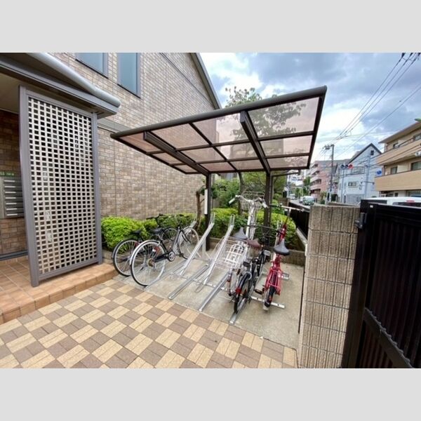 グランシャレ経堂　Ⅱ105号室 駐輪場