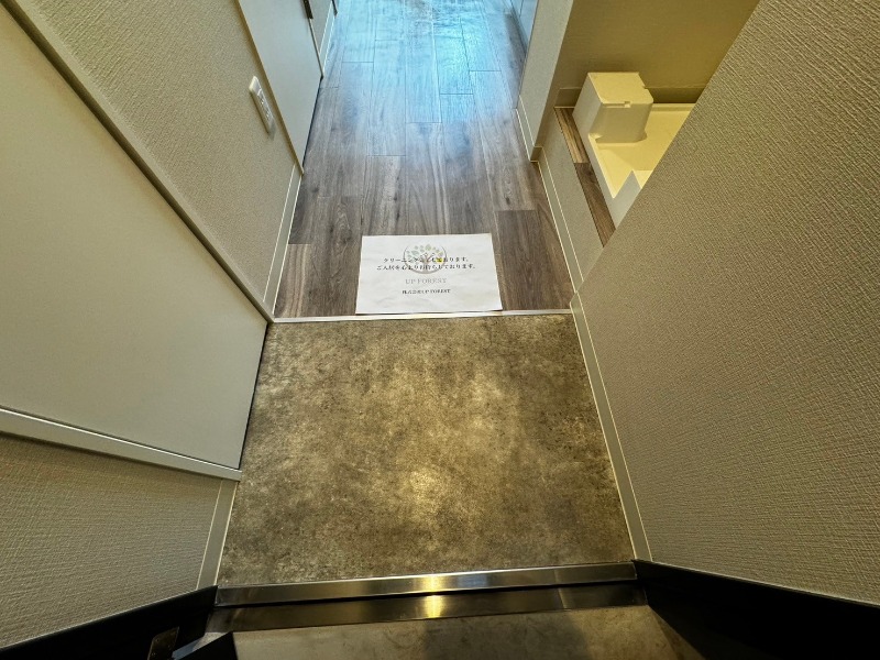 ロータス平和島West4階 玄関