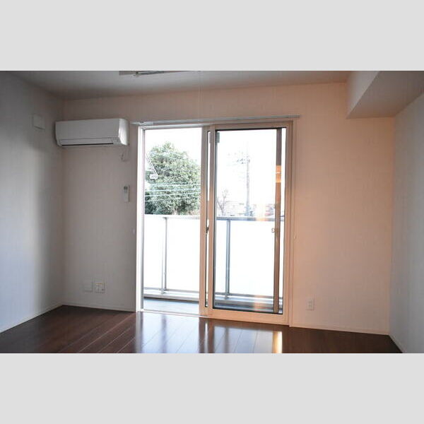 ルシエール氷川 洋室