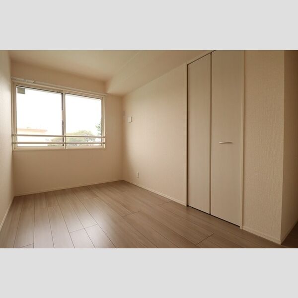 ウィンダムSK303号室 洋室