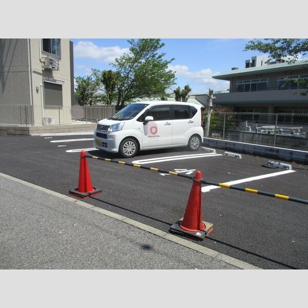 La Crece T 駐車場