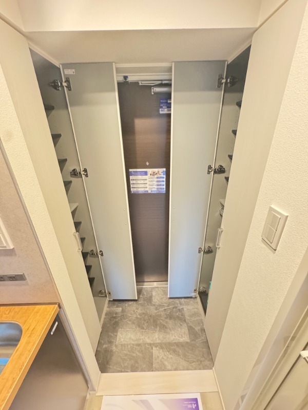 レジディア門前仲町6階 玄関