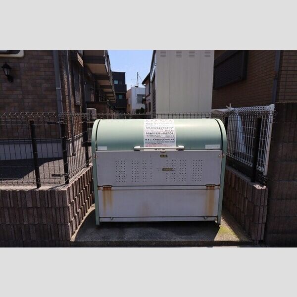 エミネンス上本郷201号室 ゴミ箱