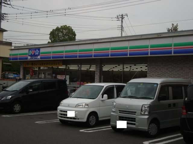 コンフォース101号室 コンビニエンスストアまで120ｍ