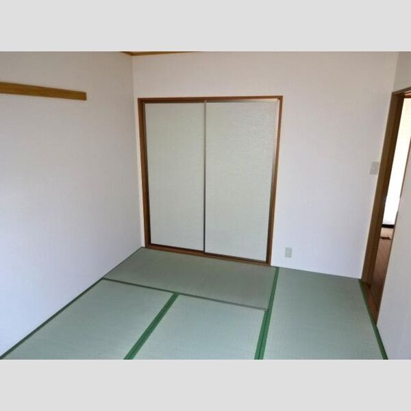 ストーク101号室 和室6帖