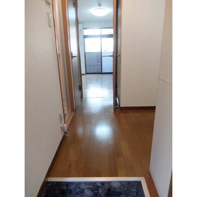 アムール Arai 内観