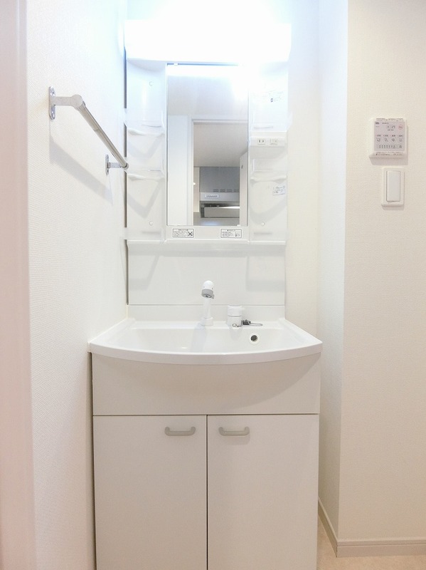 リブリ・グランディール高島平 洗面