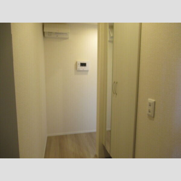 D-room稲毛東102号室 玄関