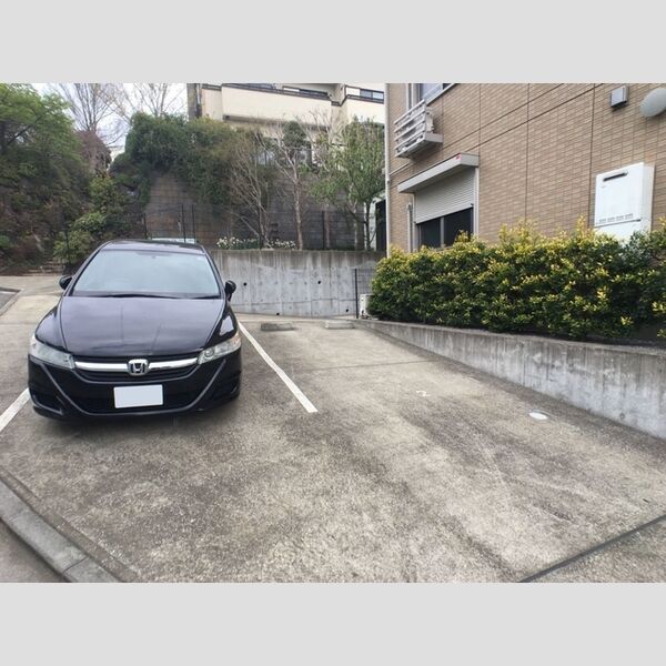 アルカディア101号室 駐車場