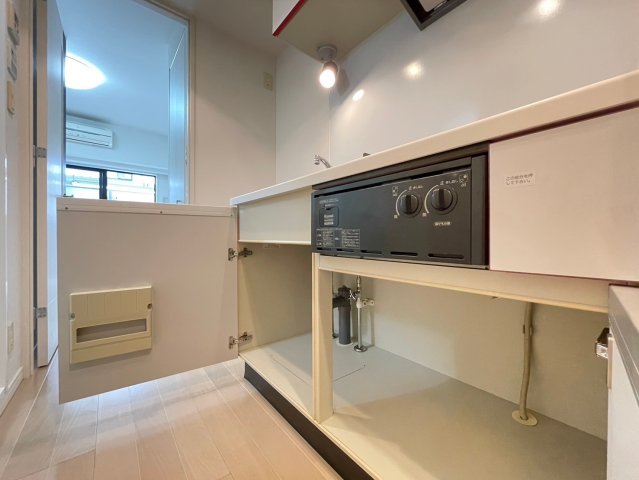 グラントゥルース西日暮里102号室 収納