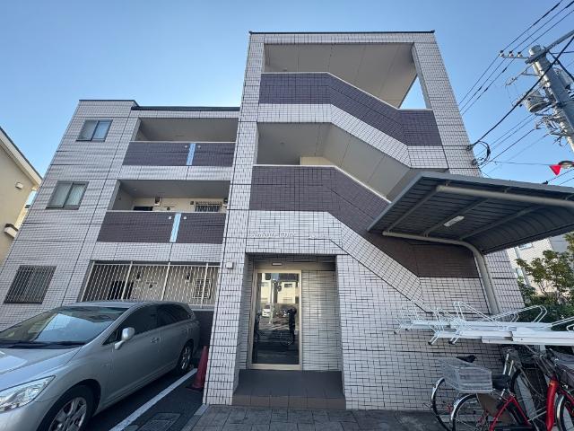 アムール　ワン 外観写真（昼）