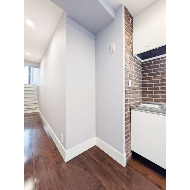 ヴィクトリアン・パレス横浜0202号室 内観