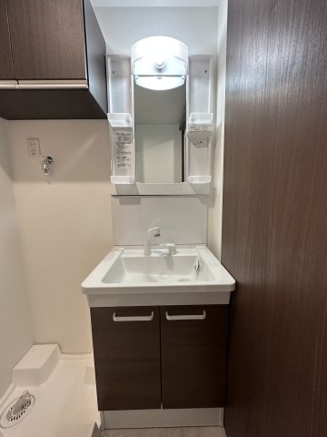 ベイルーム本厚木旭町103号室 シャワー付き洗面台ですごく便利！！