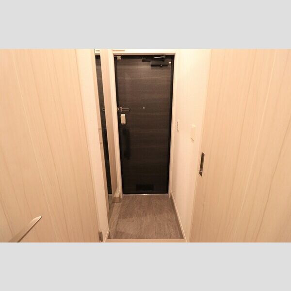 ソレイユガーデン103号室 玄関