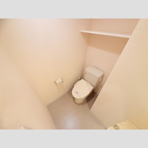 ジェイ・エス・ティ横浜東 トイレ