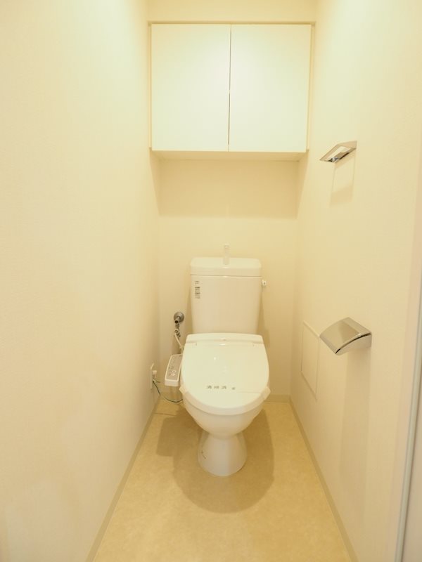 レジディア目黒Ⅳ4階 トイレ