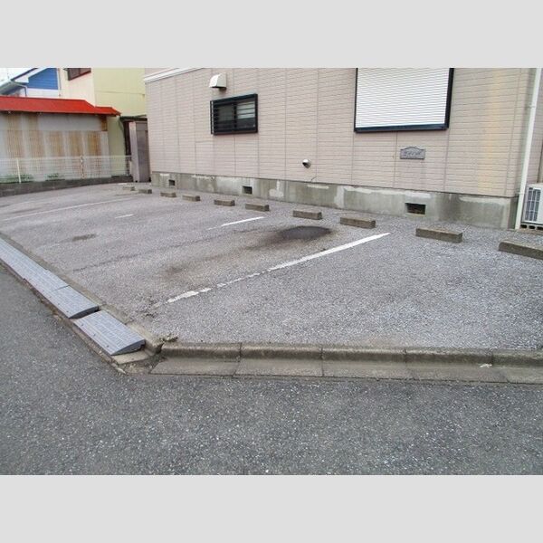 サンライズコーポ森　E 駐車場