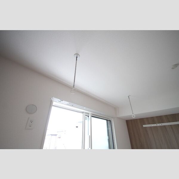 コンフォート北綾瀬203号室 室内物干金物