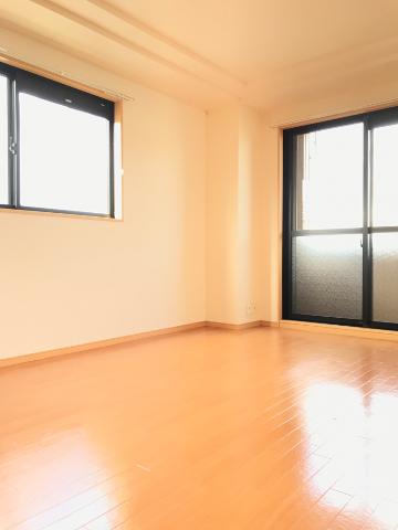 ルミナス・ネロ 室内