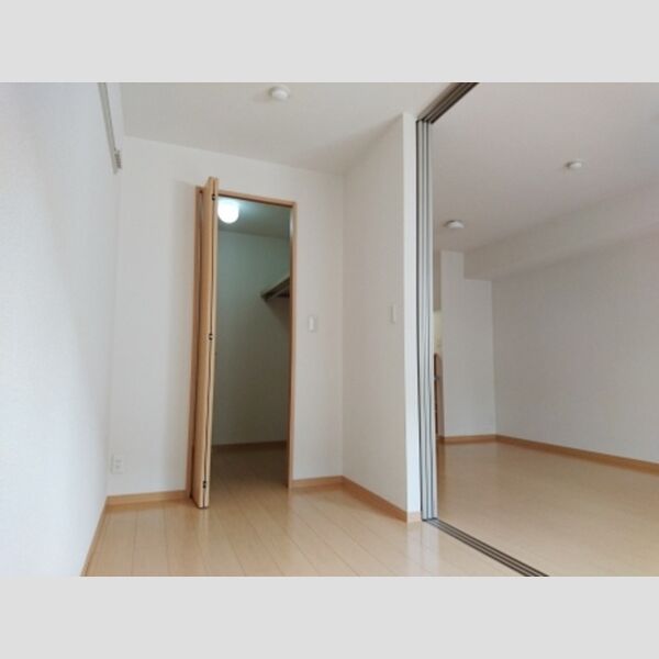 トレビナ保谷210号室 収納