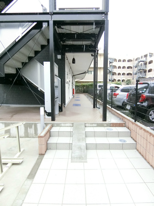 リブリ・CHELSEA大船1階 エントランス