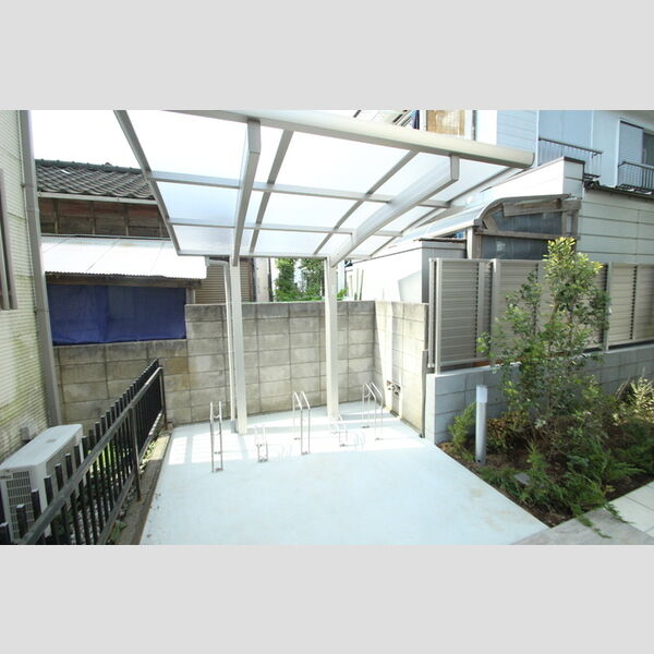 ・　コンティニュエ101号室 駐輪場