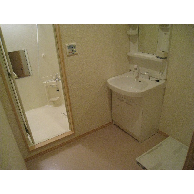 アムール 優104号室 内観