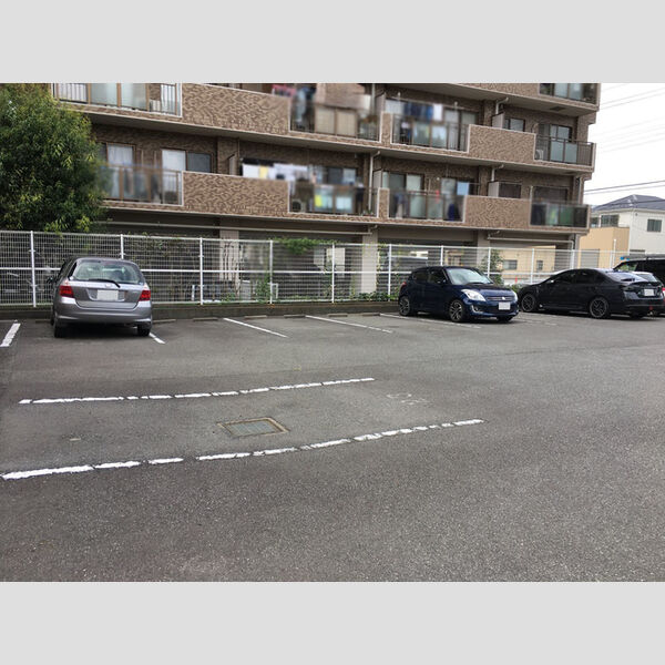 エステートサガミ　Ⅰ103号室 駐車場