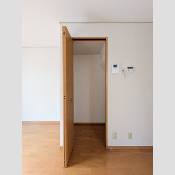 ル・ソレイユシェソワ　ABCDB101号室 クローゼット