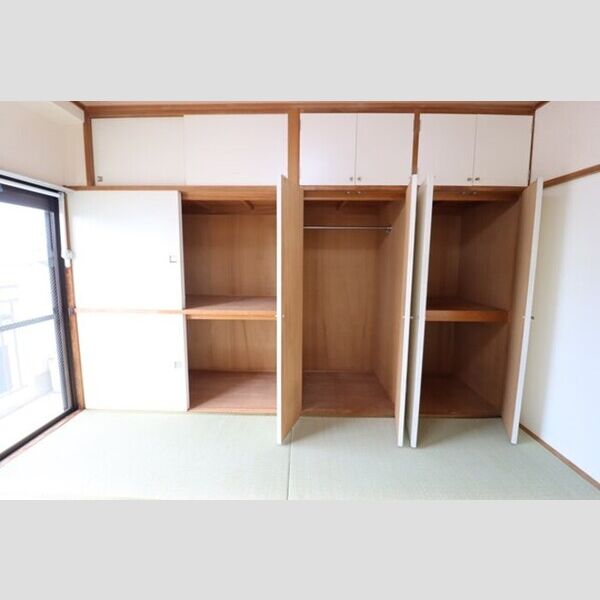 レジデンス八木 物入れ・クローゼット