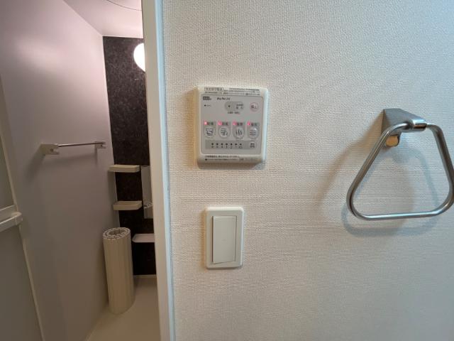 アンビシャス千葉城前202号室 浴室乾燥機能付きバス