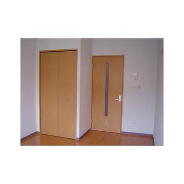 メゾン南多摩108号室 リビング