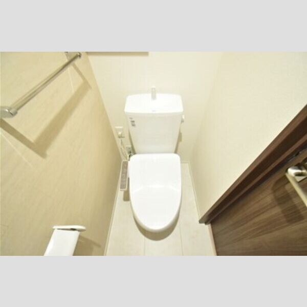 Same sky301号室 トイレ