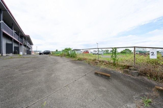 ティファニーヒルズⅡ106号室 駐車場