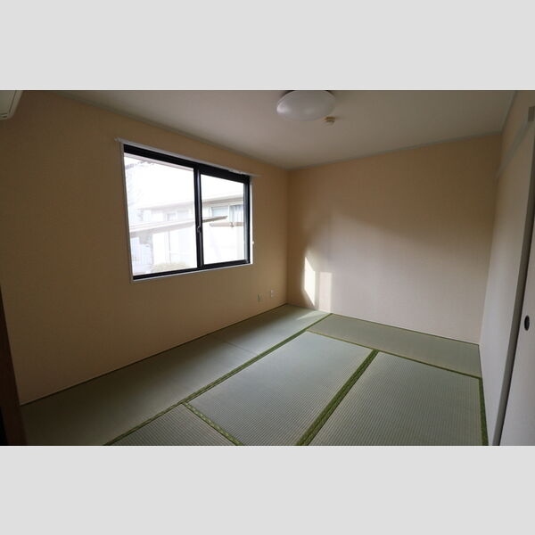 セジュール梨花 和室6帖　照明付き