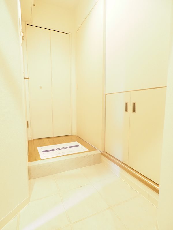 レジディア文京千石12階 玄関