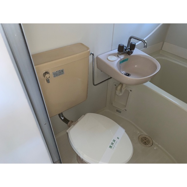 ローズアパートメント泉10番館106号室 内観