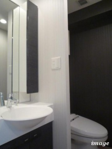 ガーラ・グランディ横濱桜木町8階 トイレ