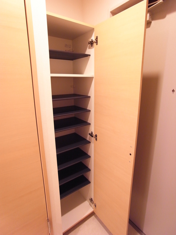 リブリ・GLANZ4階 収納